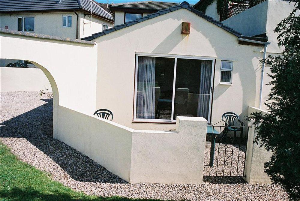 Crossways & Sea View Holiday Apartments Torquay Buitenkant foto